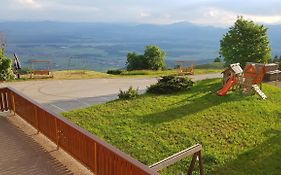 Guest House Pr Ambruzarju & Apartments
